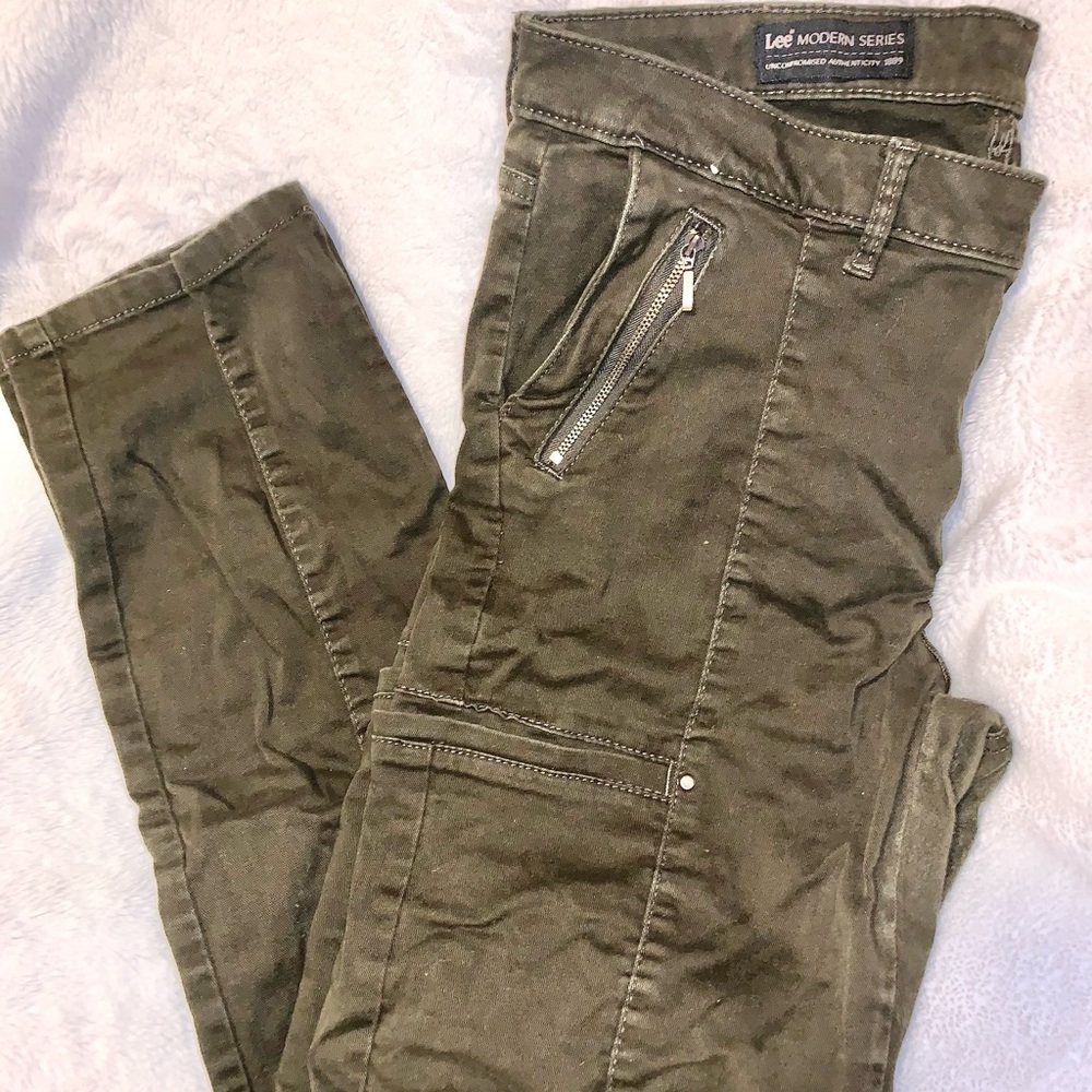 Lee pants green